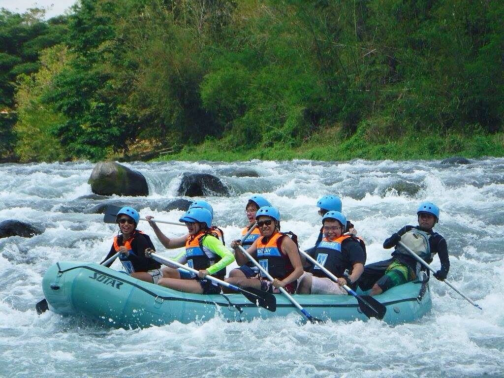 White Water Rafting Group Tours in Uganda – Thrilling Adventures on the Nile